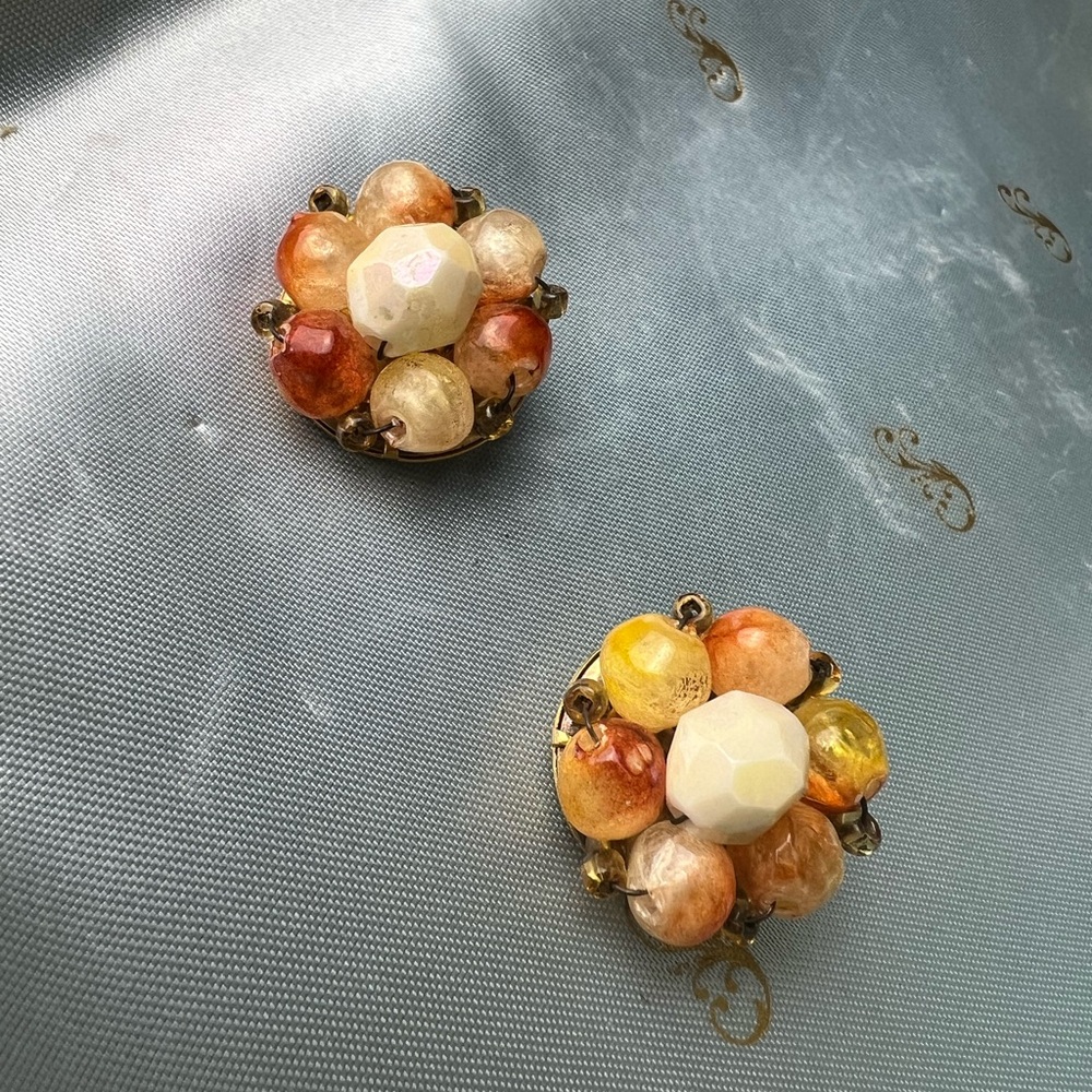 Vintage 1950s Hong Kong Bead Cluster Clip on Cocktail Earrings